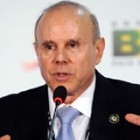 , Câmbio acima de R$ 2 veio para ficar, afirma Mantega
